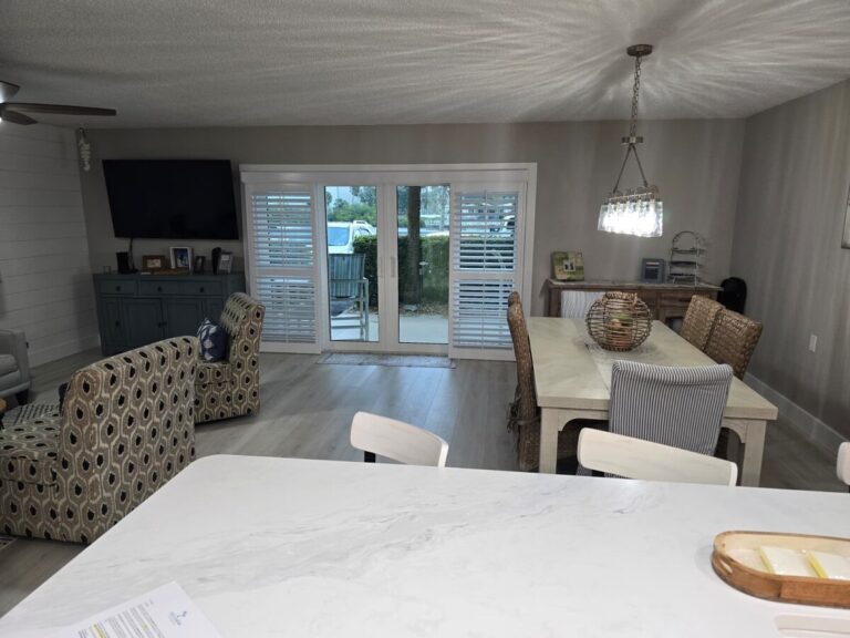 Lorraines Florida Beach Home - living area and interior