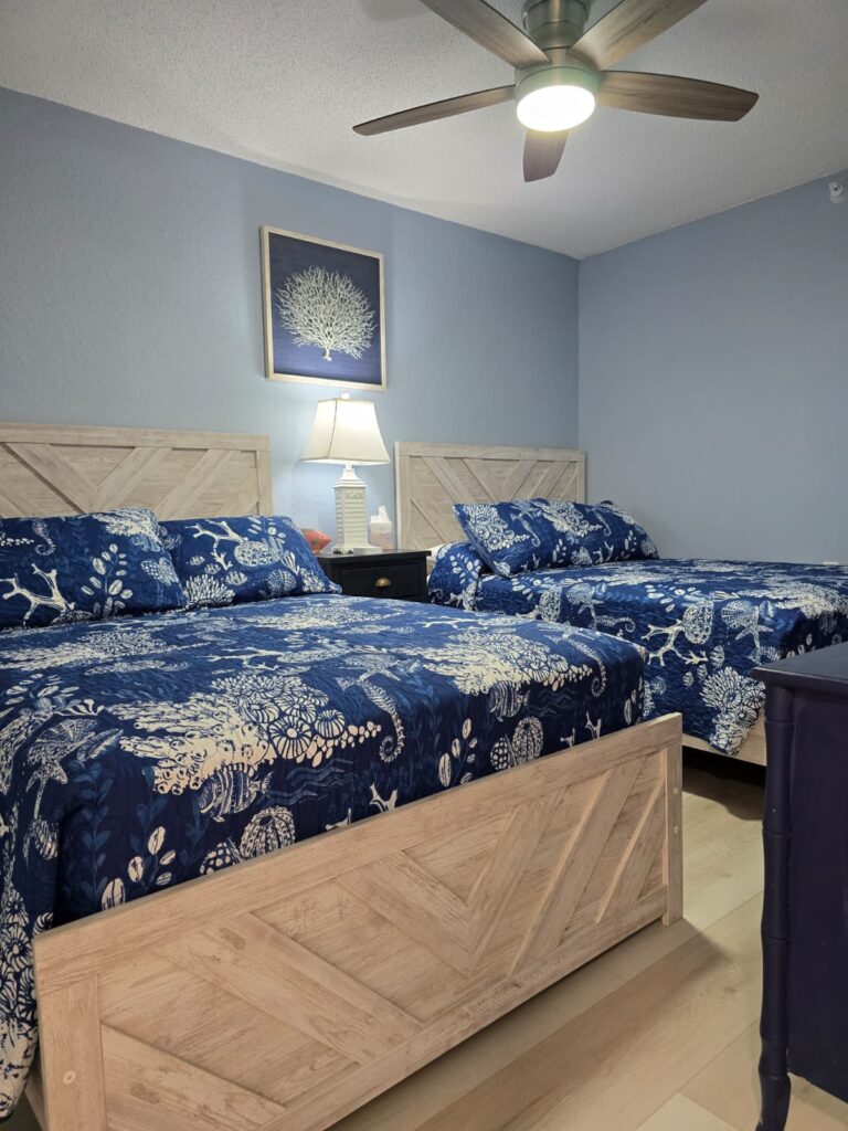 FGS107 condo master bedroom with queen bed