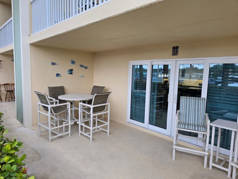 Master bathroom - beachfront condo