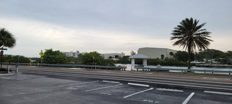 Indian Rocks Beach shoreline and Gulf views