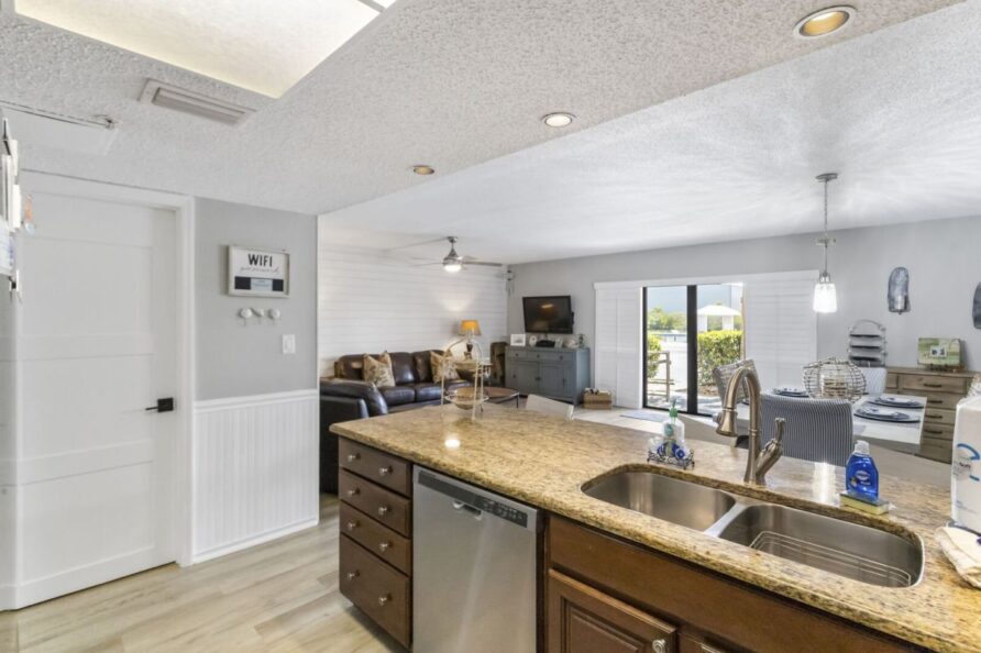 FGS107 condo master bedroom Indian Rocks Beach