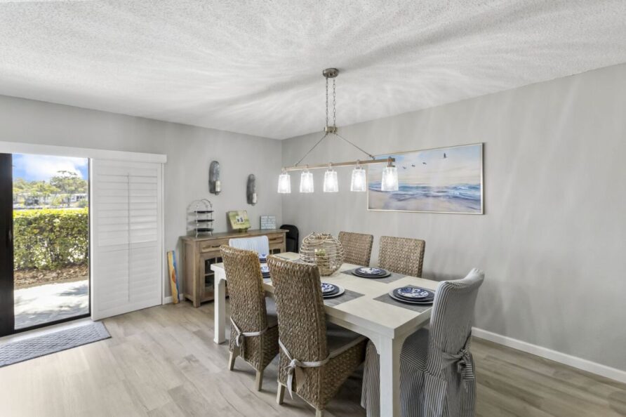 Kitchen and dining area - Indian Rocks Beach vacation rental